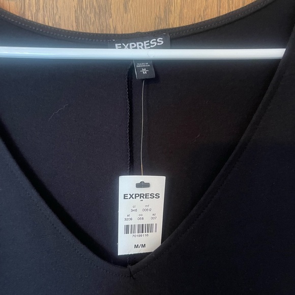 Express black knee-length dress with long sleeves and scoop neck - Picture 2 of 4